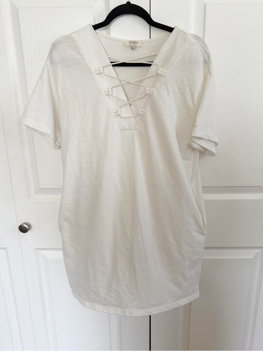 5 for $25! Umgee White Lace-Up V-Neck Short Sleeve Tshirt Dress